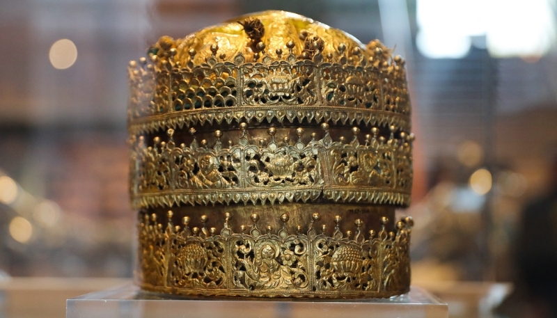 A gold and copper crown, made in Ethiopia around 1740, from the 1868 battle of Maqdala, housed in the Victoria and Albert museum in central London, on 5 April, 2018.