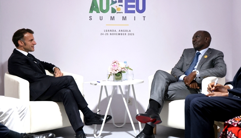French President Emmanuel Macron and his Kenyan counterpart, William Ruto, at the AU–EU Summit in Luanda on 24 November 2025.