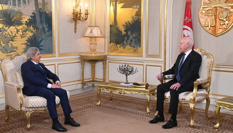 Tunisian President Kaïs Saïed (right) with Turkish Ambassador Ahmet Misbah Demircan in Tunis, in March 2024. 