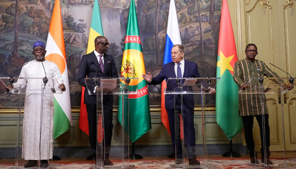 Niger Foreign Minister Bakary Yaou Sangare, Mali's Foreign Minister Abdoulaye Diop, Russian Foreign Minister Sergei Lavrov and Burkina Faso Foreign Minister Karamoko Jean Marie Traore in Moscow on 3 April 2025.