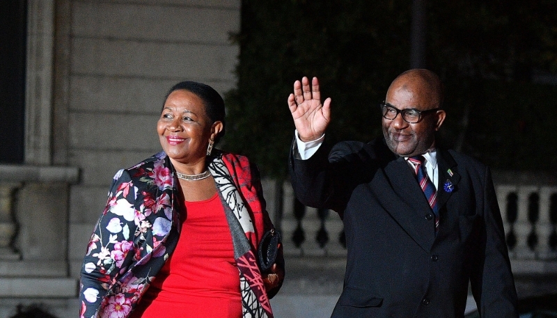 Comorian President Azali Assoumani and his wife Ambari Darouèche in Paris in 2018.
