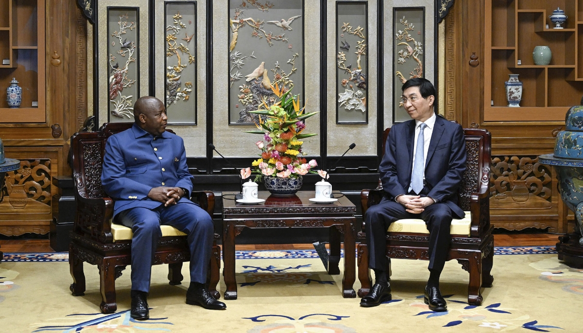 Évariste Ndayishimiye (left) meets Wang Huning, chair of the CPPCC, in Beijing, 6 September 2024.