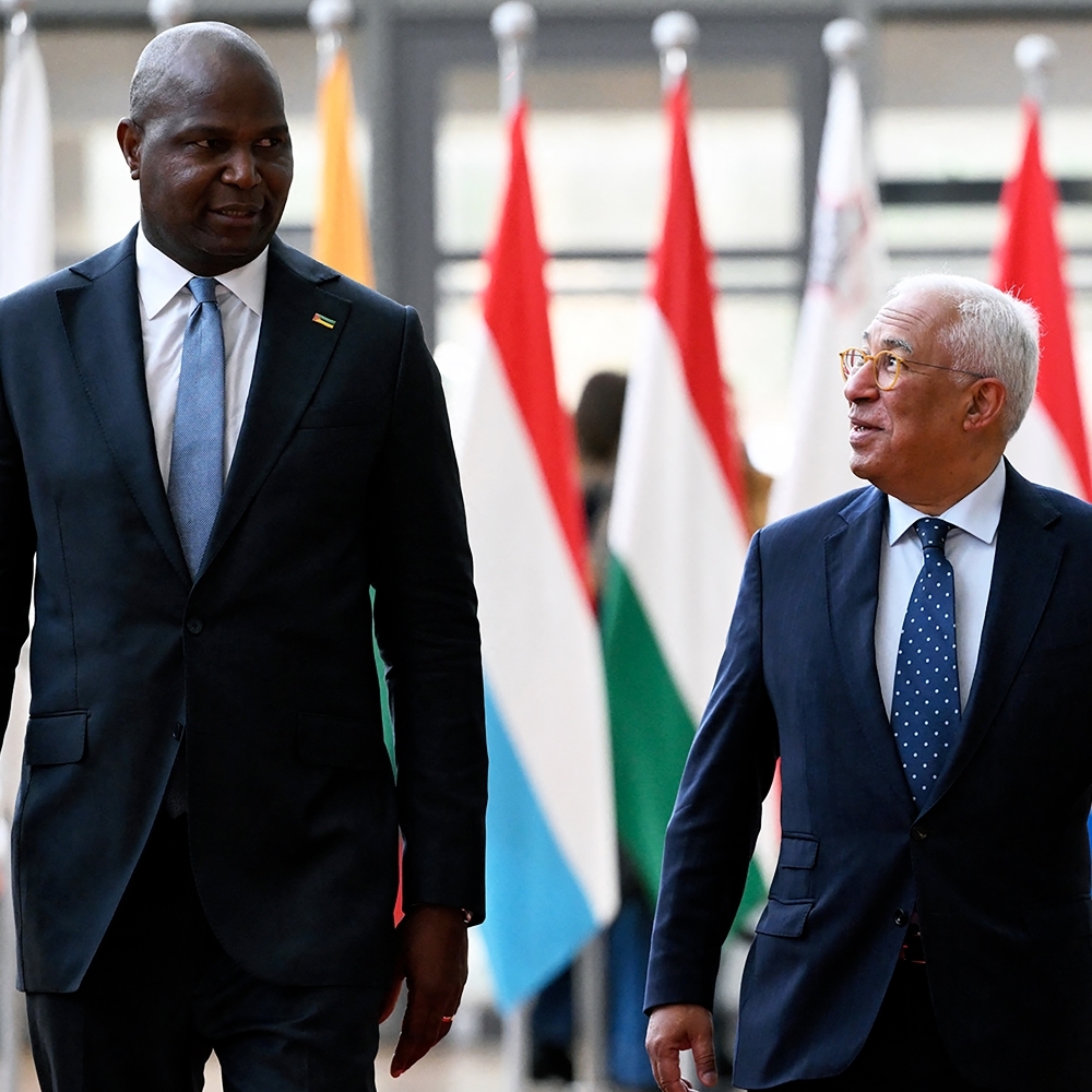 The Mozambican head of state, Daniel Chapo, and President of the European Council António Costa, in Brussels, on 17 March 2026.