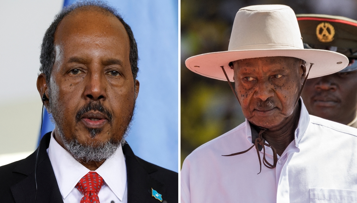 Somali President Hassan Sheikh Mohamud (left) and his Ugandan counterpart, Yoweri Museveni.