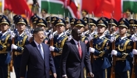Chinese President Xi Jinping and his Kenyan counterpart William Ruto in Beijing on 24 April 2025.