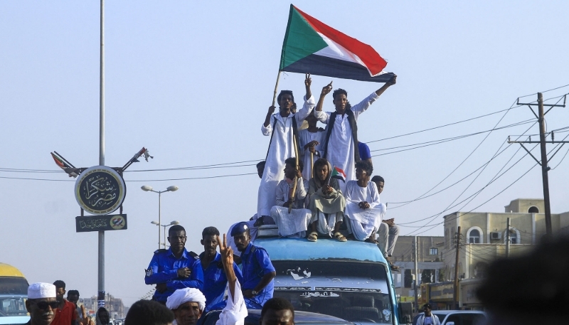 A rally called for by Sudan's Popular Front for Liberation and Justice in Port Sudan to denounce the siege imposed by the paramilitary Rapid Support Forces on El-Fasher city, 24 April 2025.