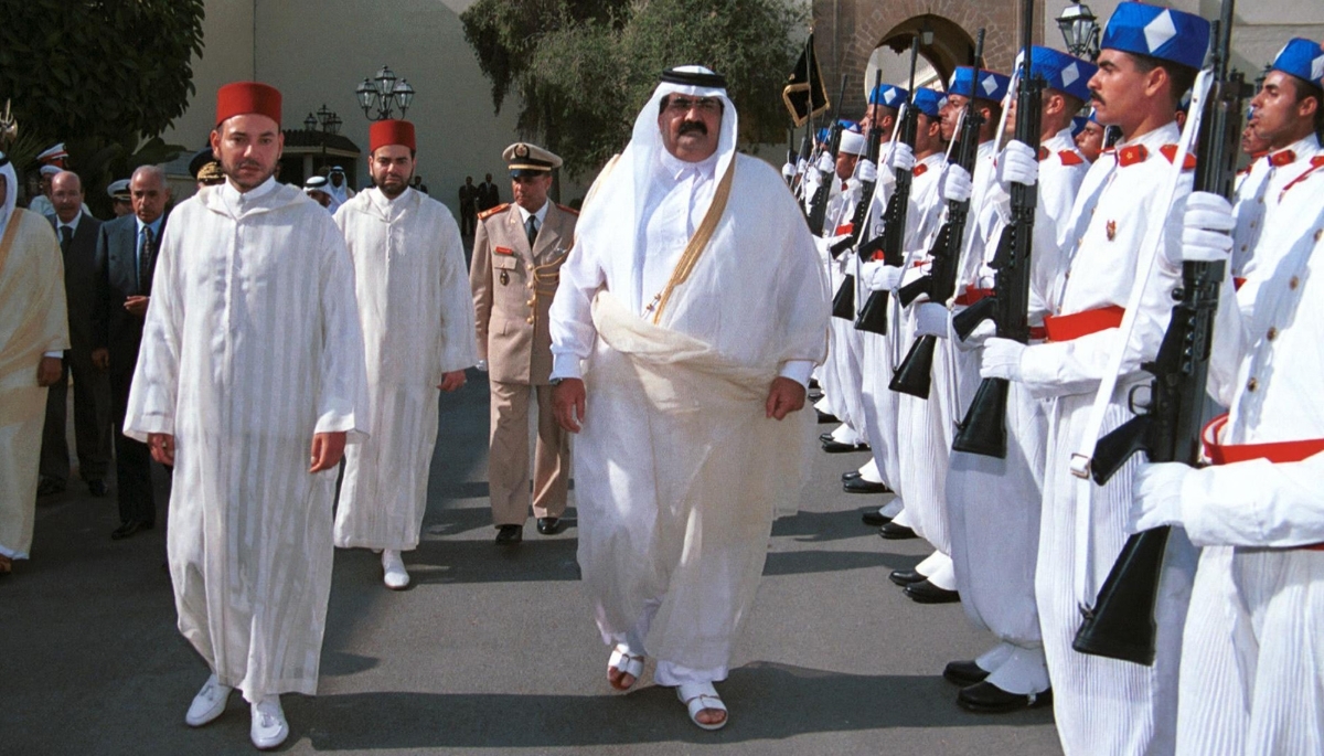 King Mohammed VI welcoming Sheikh Hamad bin Khalifa Al Thani, then Emir of Qatar, on an official visit to Rabat on 11 August 1999.