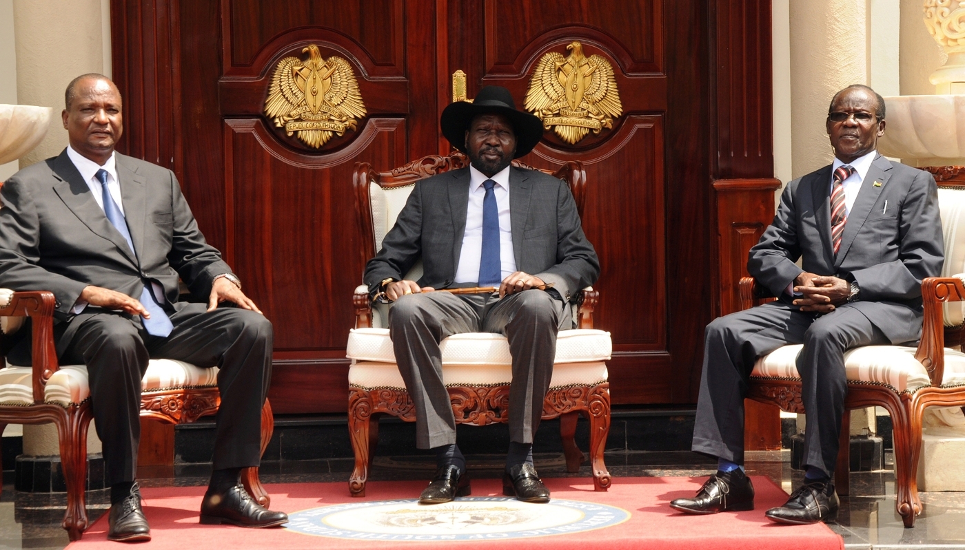 President Salva Kiir, flanked by Vice Presidents Taban Deng Gai (left) and James Wani Igga (right), at the presidential palace in Juba in 2016.