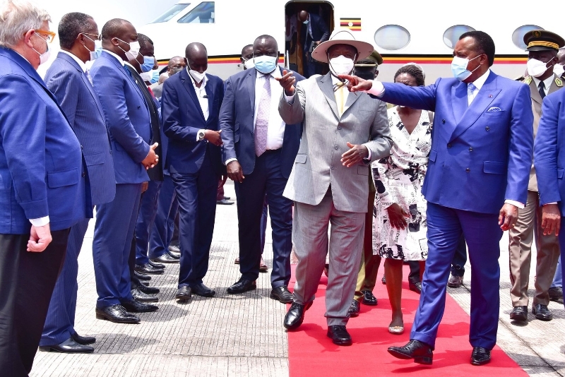 Ugandan President Yoweri Museveni being welcomed in Congo by his counterpart Denis Sassou Nguesso on 11 February 2022.