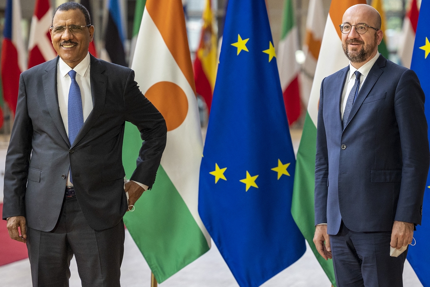 Nigerien president Mohamed Bazoum and European Council president Charles Michel in May 2021.