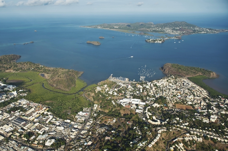 MAYOTTE ISLAND/MOZAMBIQUE : Total eyes Mayotte as possible rear