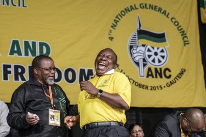 South African President Cyril Ramaphosa (right) and his Minister of Mining and Energy, Gwede Mantashe.