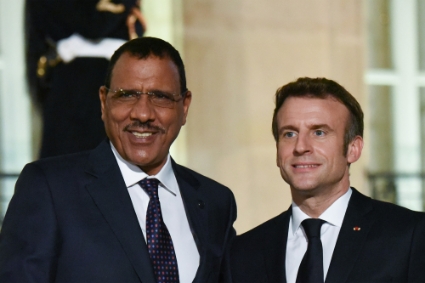 Mohamed Bazoum and Emmanuel Macron during their meeting in February 2022 in Paris.