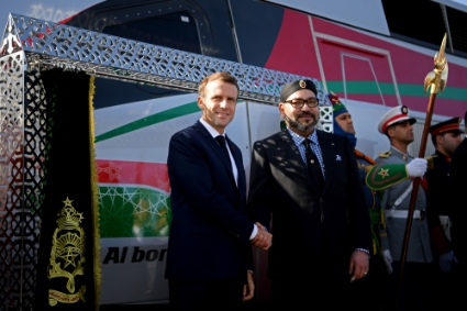 French President Emmanuel Macron (L) and Morocco's King Mohammed VI during the inauguration of a high-speed line at Tangier railway station, Morocco, 15 November, 2018.
