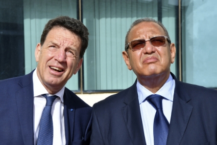 The chairman of Medef, Geoffroy Roux de Bézieux, with Samir Majoul, the chairman of UTICA, in Tunis on 29 March 2022.