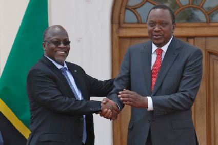 Tanzania's President John Magufuli (left) with his Kenyan counterpart Uhuru Kenyatta in Nairobi in 2016.