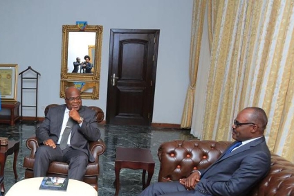 President Felix Tshisekedi (left) has chosen his advisor Nicolas Kazadi to negotiate with South African junior Dig Oil.