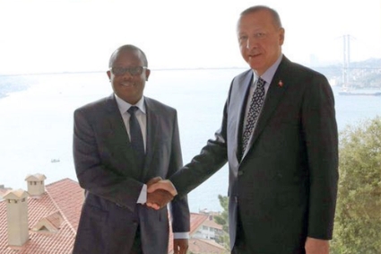 Turkish president Recep Tayyip Erdogan (right) and Guinea-Bissauan president Umaro Sissoco Embalo.