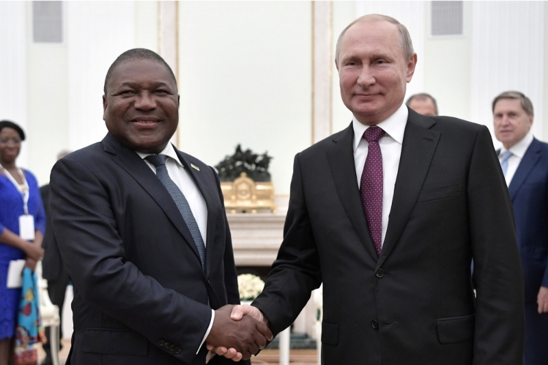 The presidents of Mozambique and Russia, Filipe Nyusi and Vladimir Putin, in Moscow, 22 August 2019.