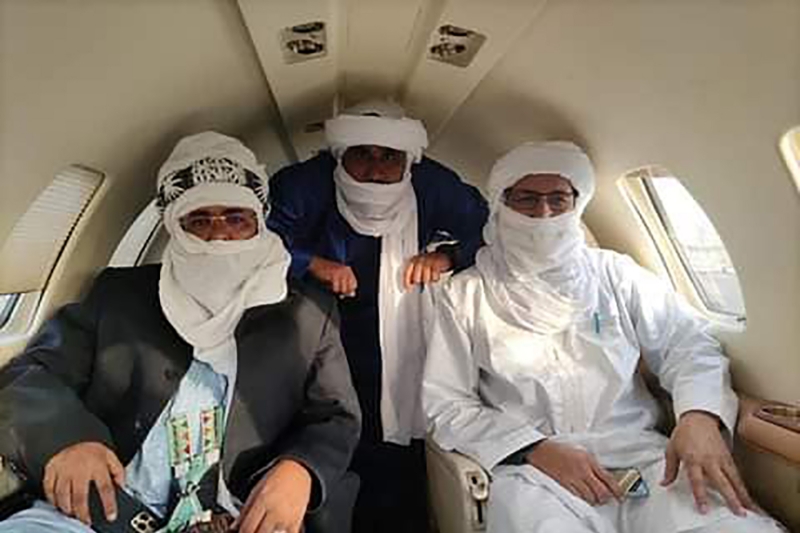 The Malian touareg leaders Fahad Ag Almahmoud, Moussa Ag Acharatoumane and Bilal Ag Acherif on a jet bound for Rome on 30 January 2021.