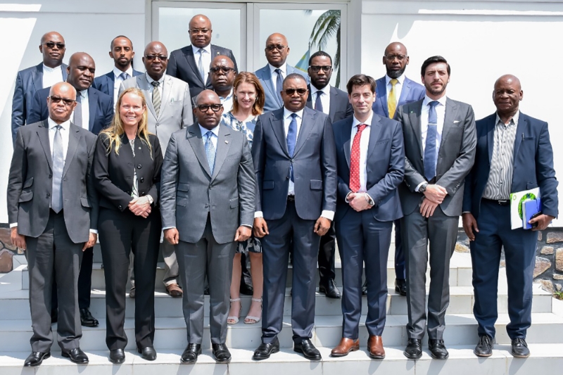The prime minister of the DRC, Sama Lukonde Kyenge, received a delegation from Fortescue led by Julie Shuttleworth, CEO of Fortescue Future Industries, in Kinshasa on 30 May 2022.
