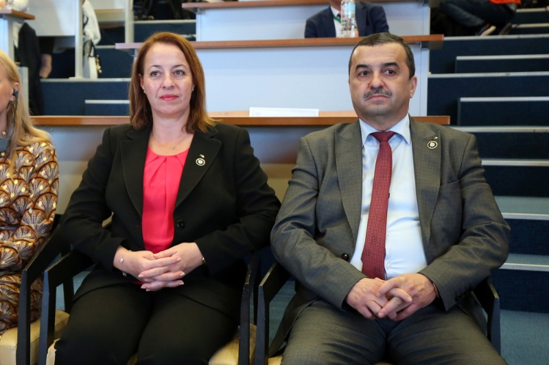 Algerian Minister of the Environment and Renewable Energies, Samia Moualfi with Algerian Minister of Energy and Mines, Mohamed Arkab, in Algiers, on 11 October 2022.