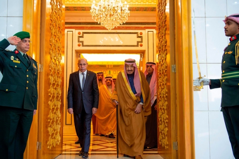 Saudi King Salman bin Abdulaziz Al Saud (R) meets with Mauritanian President Mohamed Ould Ghazouani.