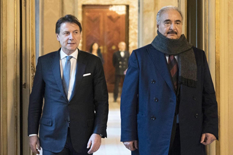 Libyan General Khalifa Haftar (right) and Italian Prime Minister Giuseppe Conte (left).