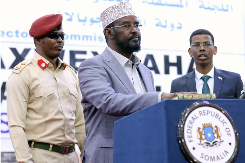 Madobe takes the oath of office after Jubaland presidential election, August 22 2019.