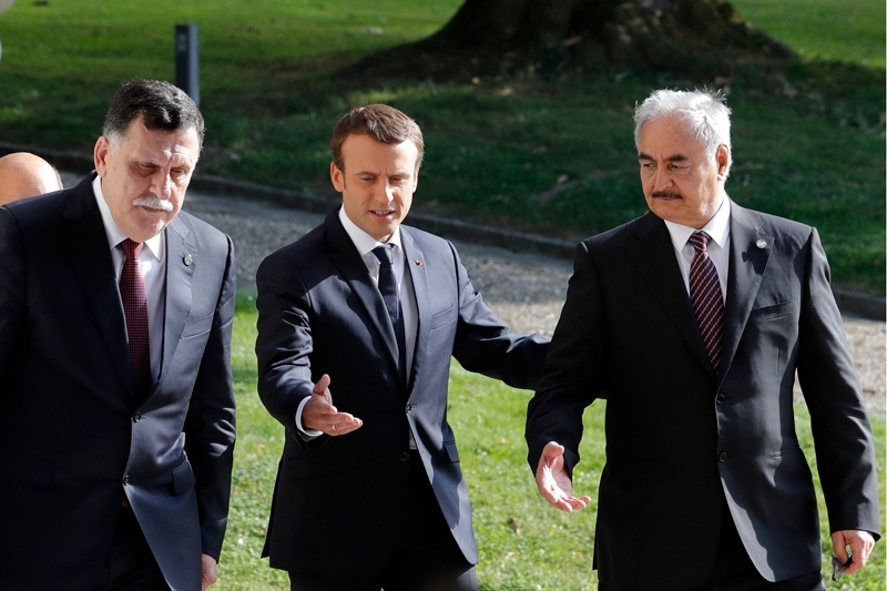Emmanuel Macron tries to organise a new meeting with Sarraj and Haftar to agree on general elections