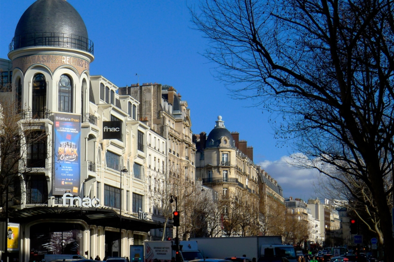 the building housing the FNAC store in the avenue des Ternes in the French capital.