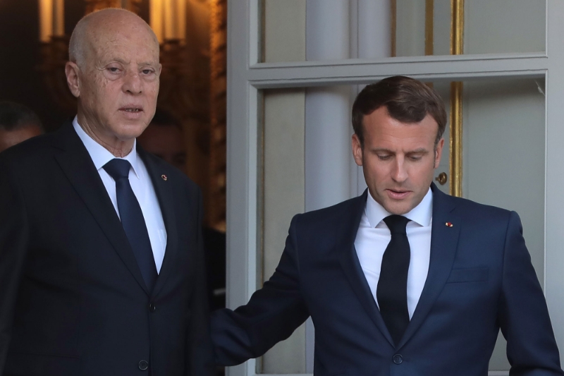 Kaïs Saïed and Emmanuel Macron during a meeting at the Elysée in June 2020.