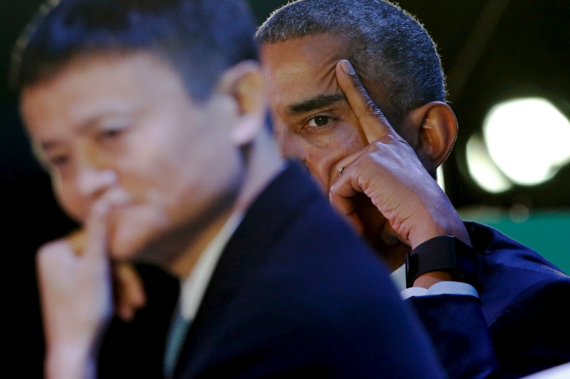 Barack Obama and Jack Ma at an APEC meeting in the Philippines in November 2015/