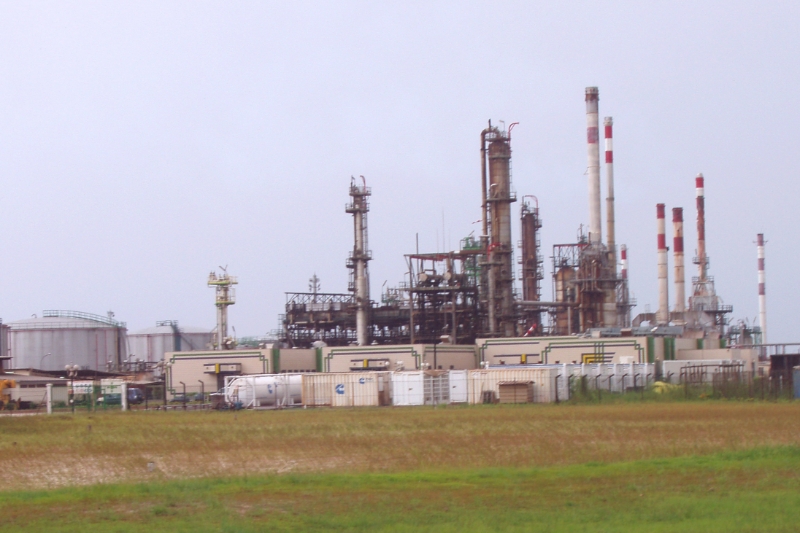 SOGARA refinery in Port Gentil. The contract to lift the company's atmospheric residues is up for bids.