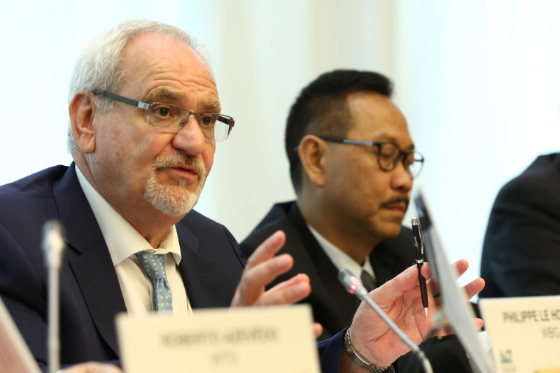 Philippe Le Houérou (left) at the Aid for Trade Global Review in Geneva, July 2019.